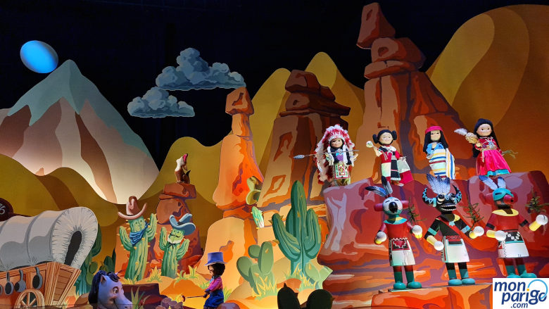 Muñecos representando a nativos americanos en It's a Small World de Disneyland Paris