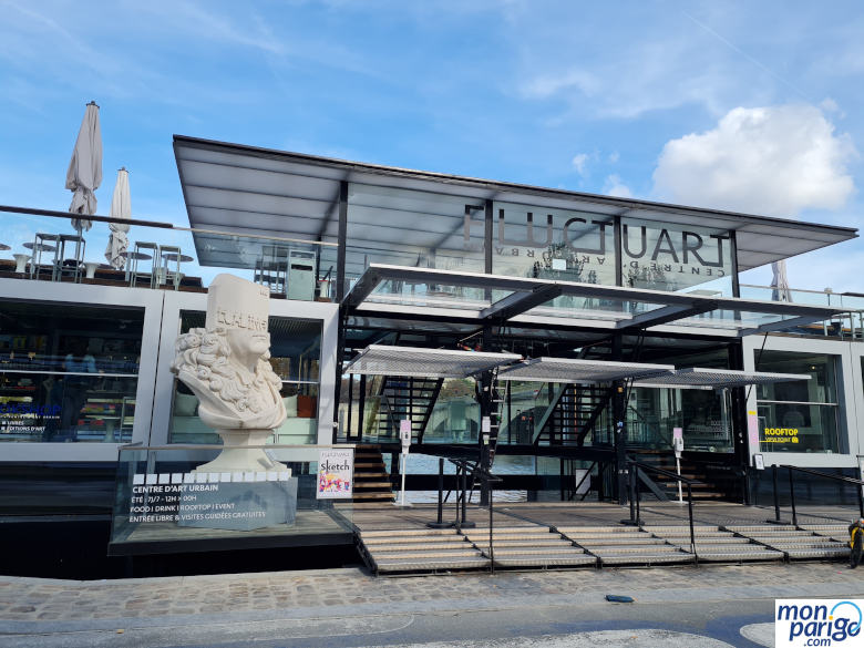 Fluctuart Arte Urbano En Una Plataforma Flotante En Par s