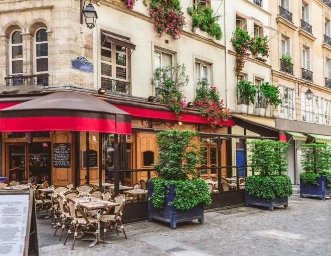 Terraza de un bistrot de París