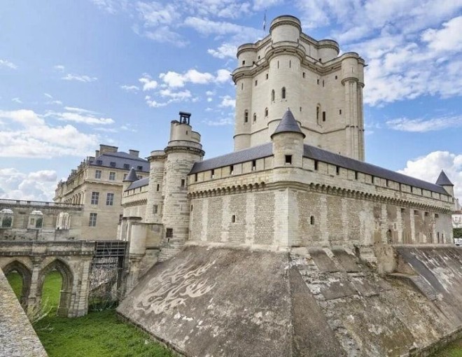Exterior del Castillo de Vincennes.