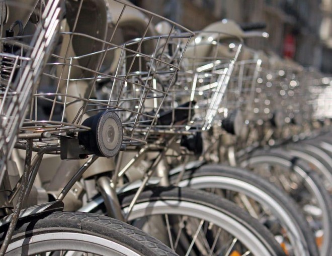 Estación de las bicicletas de alquiler Velib en París