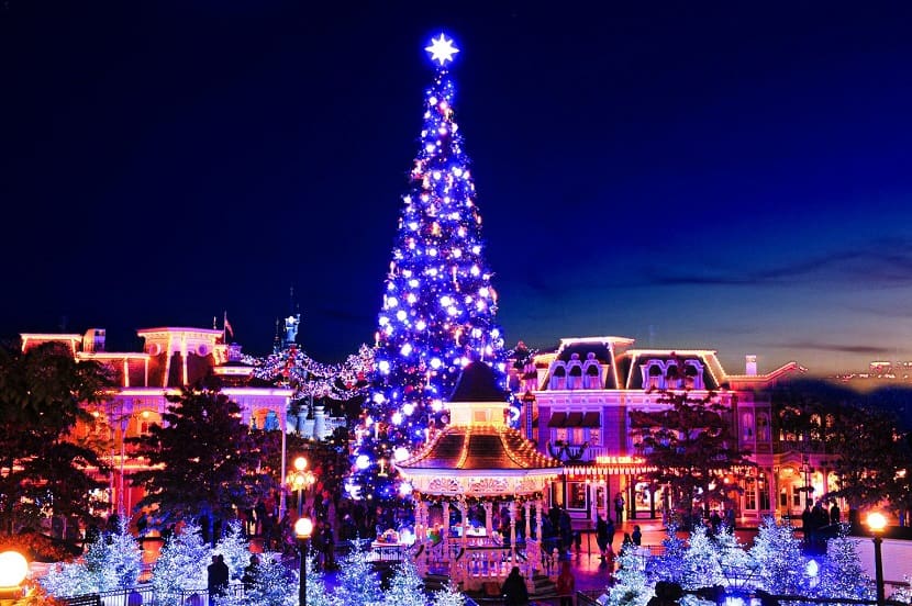 Ambientación de Navidad en Disneyland Paris