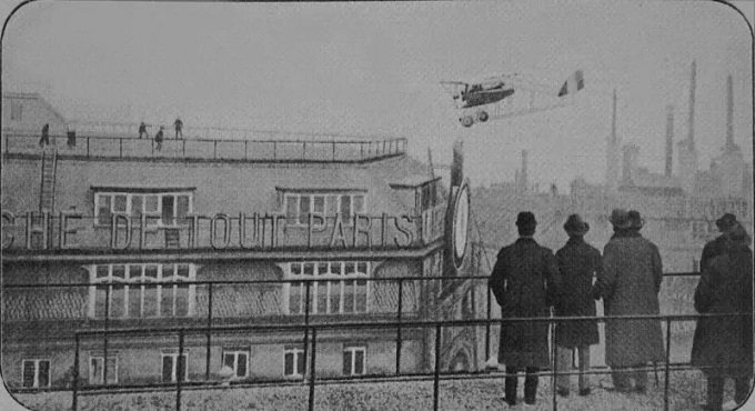 Avioneta aterrizando sobre el tejado de Galeries Lafayette en el año 1919