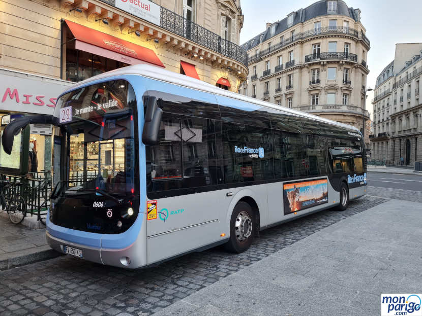 Autobús urbano de París - Monparigo.