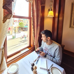 Julien - Experto en Disneyland Paris