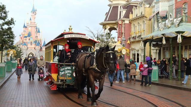 Coche de caballos por Main Street en Disneyland Paris