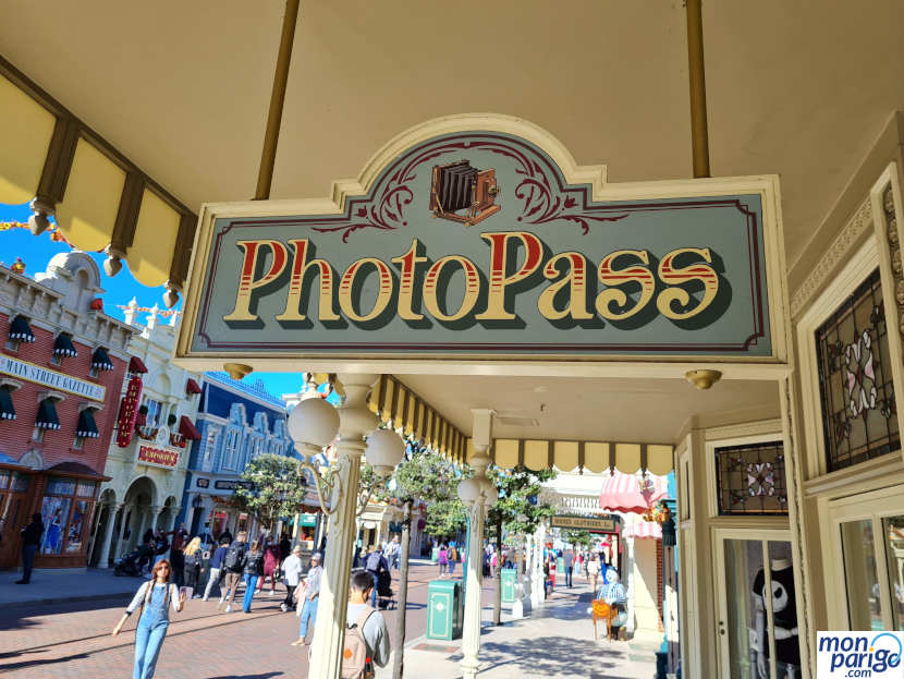 Cartel del PhotoPass en Disneyland Paris
