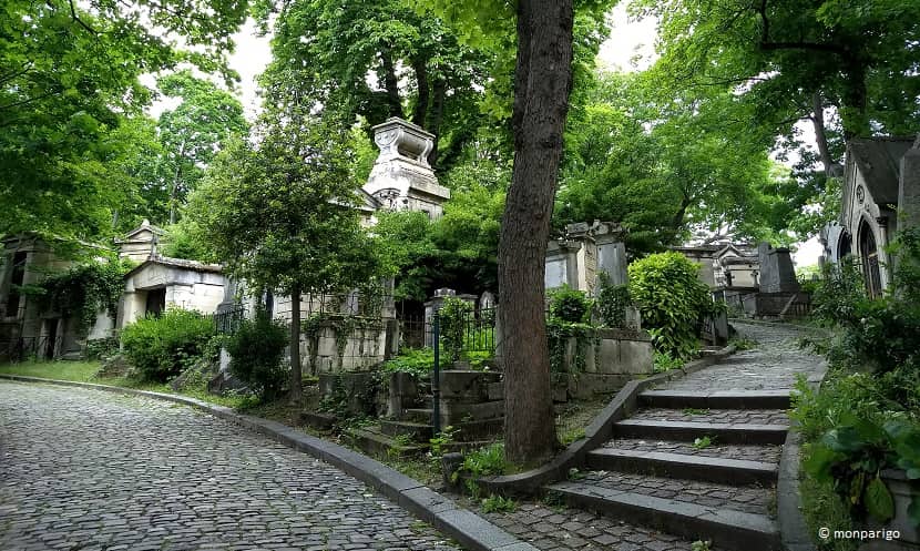 Calle del cementerio del Père Lachaise de París