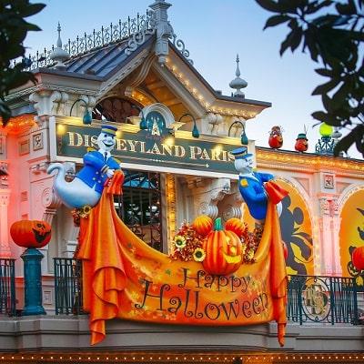 Decoración Halloween en la estación de Main Street Disneyland Paris