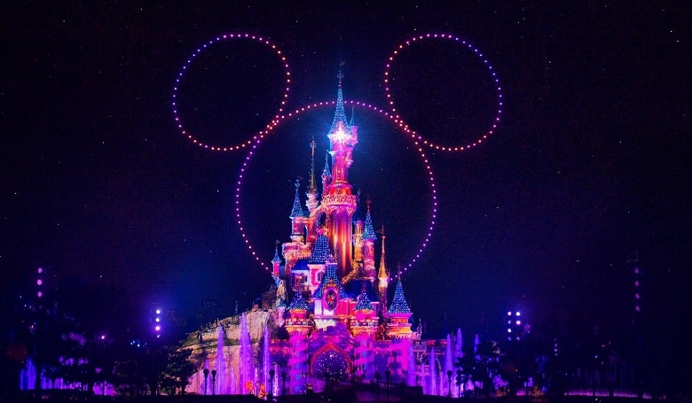 Drones formando las orejas de Mickey