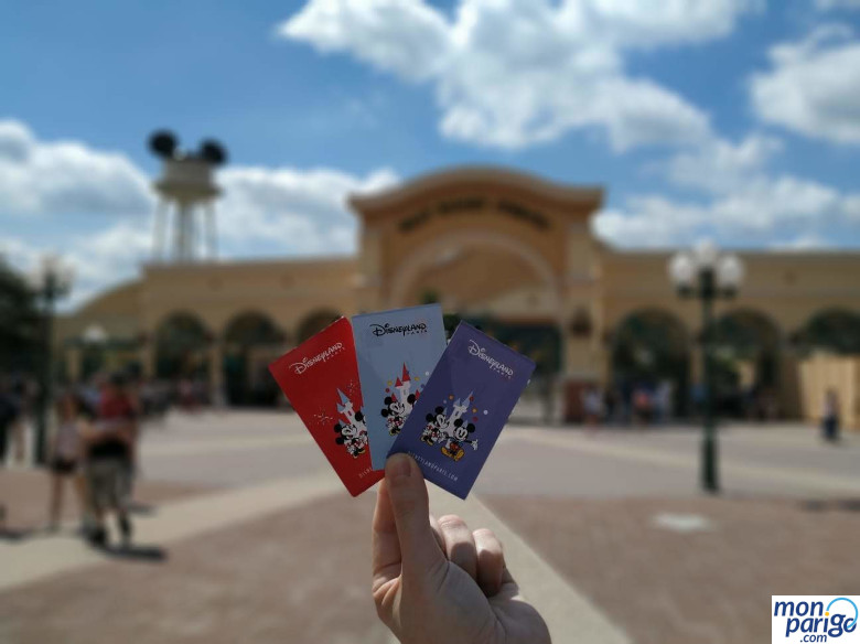 Antiguas entradas en papel a Disneyland Paris