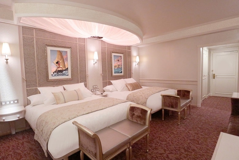 Habitación Deluxe con dos camas dobles en el Disneyland Hotel