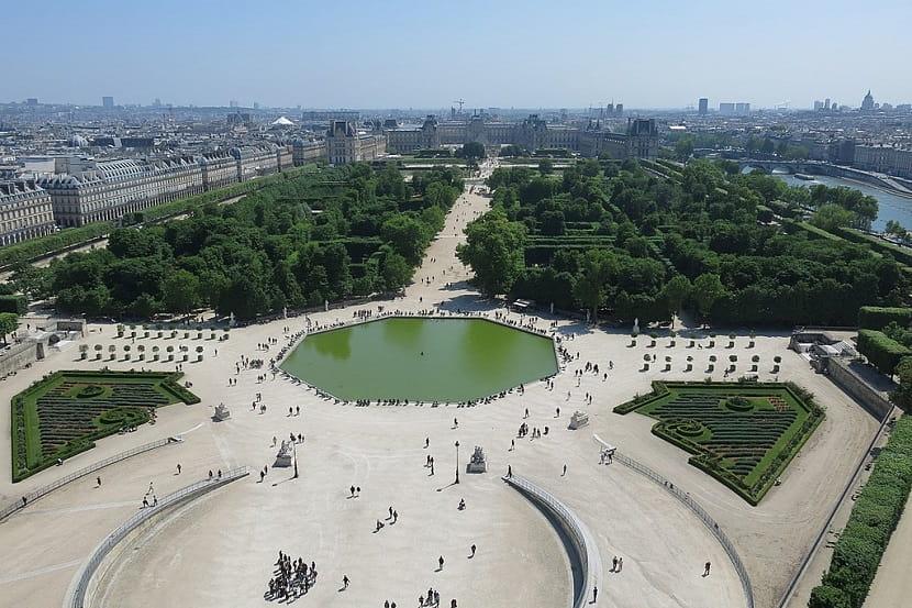 Vista aérea de los jardines de las Tullerías en París