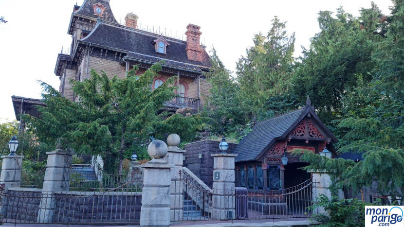 Mansión encantada de Phantom Manor en Disneyland Paris
