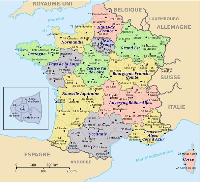 Mapa de Francia dónde aparecen todas las regiones del país con sus respectivas capitales.