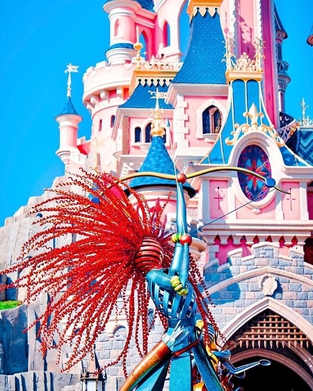 Mérida de Brave en los jardines mágicos de Disneyland Paris