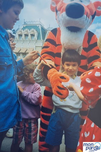 Julien en su primera visita a Disneyland Paris en 1992 - Los inicios de Monparigo