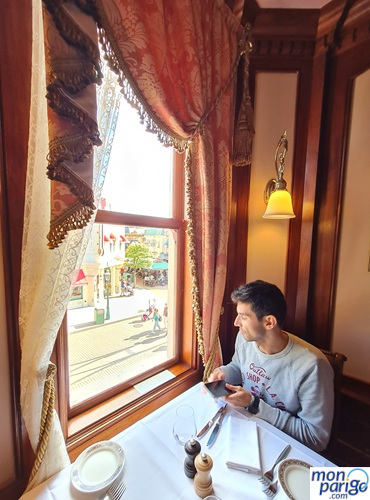 Julien, experto en Disneyland Paris y fundador de Monparigo