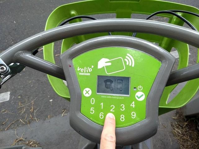 Pantalla y teclado de las bicicletas Velib de París Pantalla y teclado de las bicicletas Velib de París