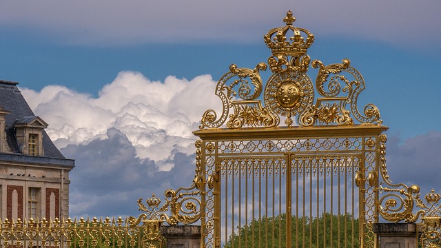 Puerta dorada del Palacio de Versalles