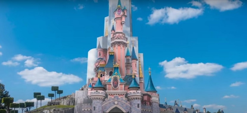 Imagen del castillo de Disneyland París durante su reforma
