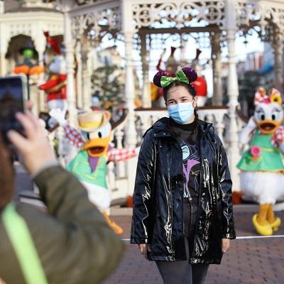Selfie Spot Halloween con niños, Donald y Daisy Disneyland Paris Selfie Spot Halloween en con niñoos, Donald y Daisy en Disneyland Paris