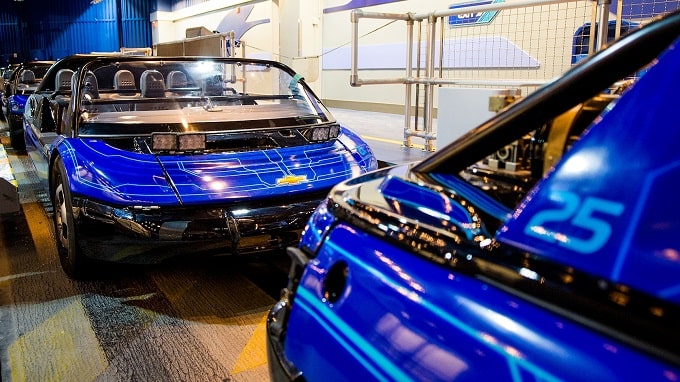 Coche azul prototipo para ensayar en el parque EPCOT Orlando