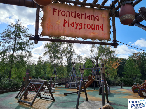 Zona de juegos (playground) para niños en Disneyland Paris